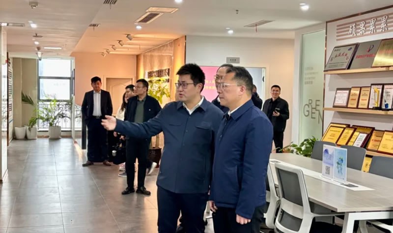 新聞快訊 | 岳陽市市委常委、市人民政府常務副市長李建華一行蒞臨我司指導工作